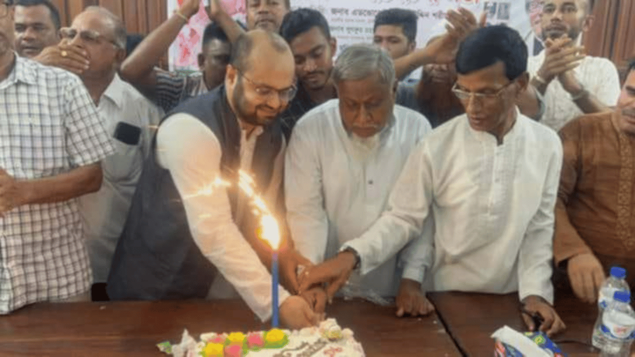 বাঙালী জাতির দূর্দিন সংকটে আ’লীগ সব সময় পাশে ছিলো-এমপি রুয়েল।।