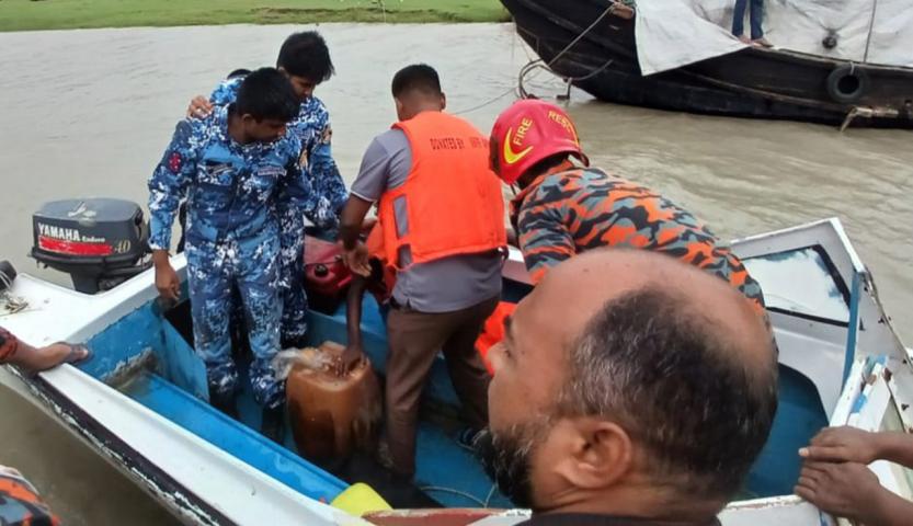 ভাসানচরে ডুবে যাওয়া ট্রলারের ১৭ জনকে জীবিত উদ্ধার