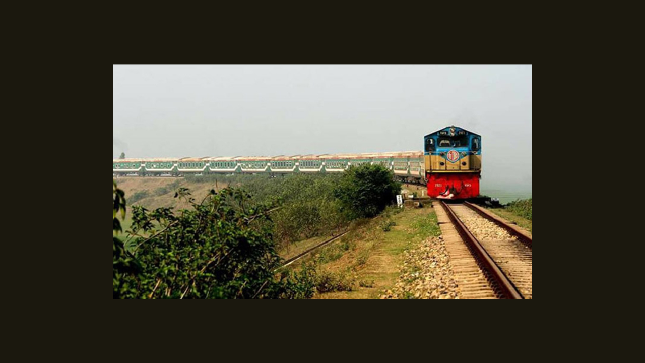 ৫ দিন পর ঢাকা-চট্টগ্রাম রুটে ট্রেন চলাচল শুরু - ছবি: সংগৃহীত