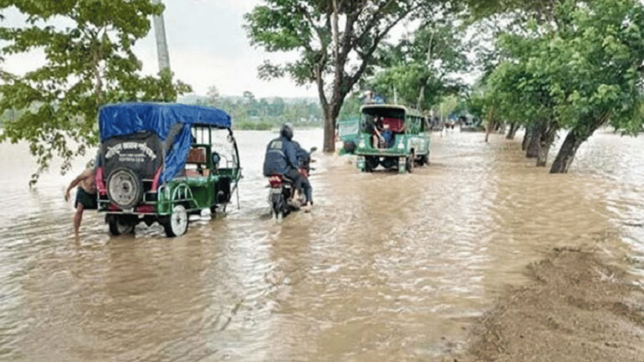 রাঙ্গামাটিতে বন্যা, সাজেকে আটকা পড়েছে ৪০০ পর্যটক