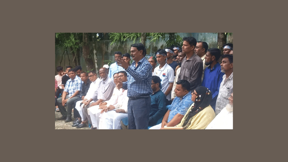 ছাত‌কে বিএন‌পির কমী সভা তারেক দেশে ফিরবেন   বীরের বেশে: মিলন