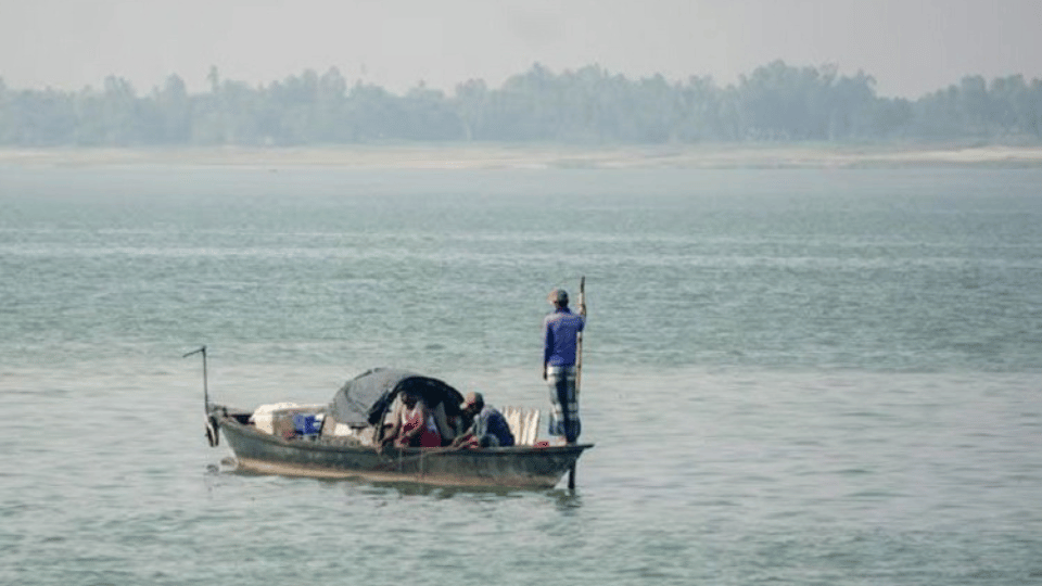 মাছ ধরায় ২২ দিনের নিষেধাজ্ঞা শুরু মধ্যরাতে